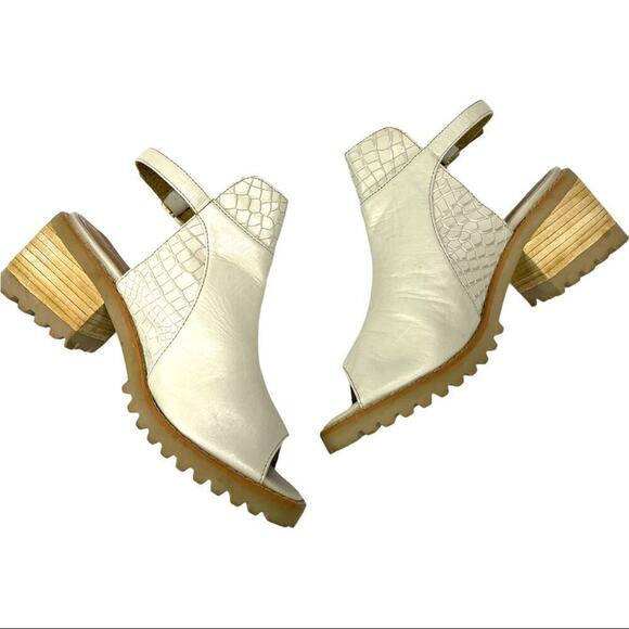 Fucsia Mania Leather Y2K Block Heel Sandals Sz 7 - Picture 10 of 13